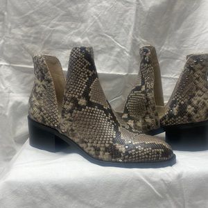 conspire STEVE MADDEN boot shoes 9.5 ankle SNAKE zip back EC tan brown AMAZING